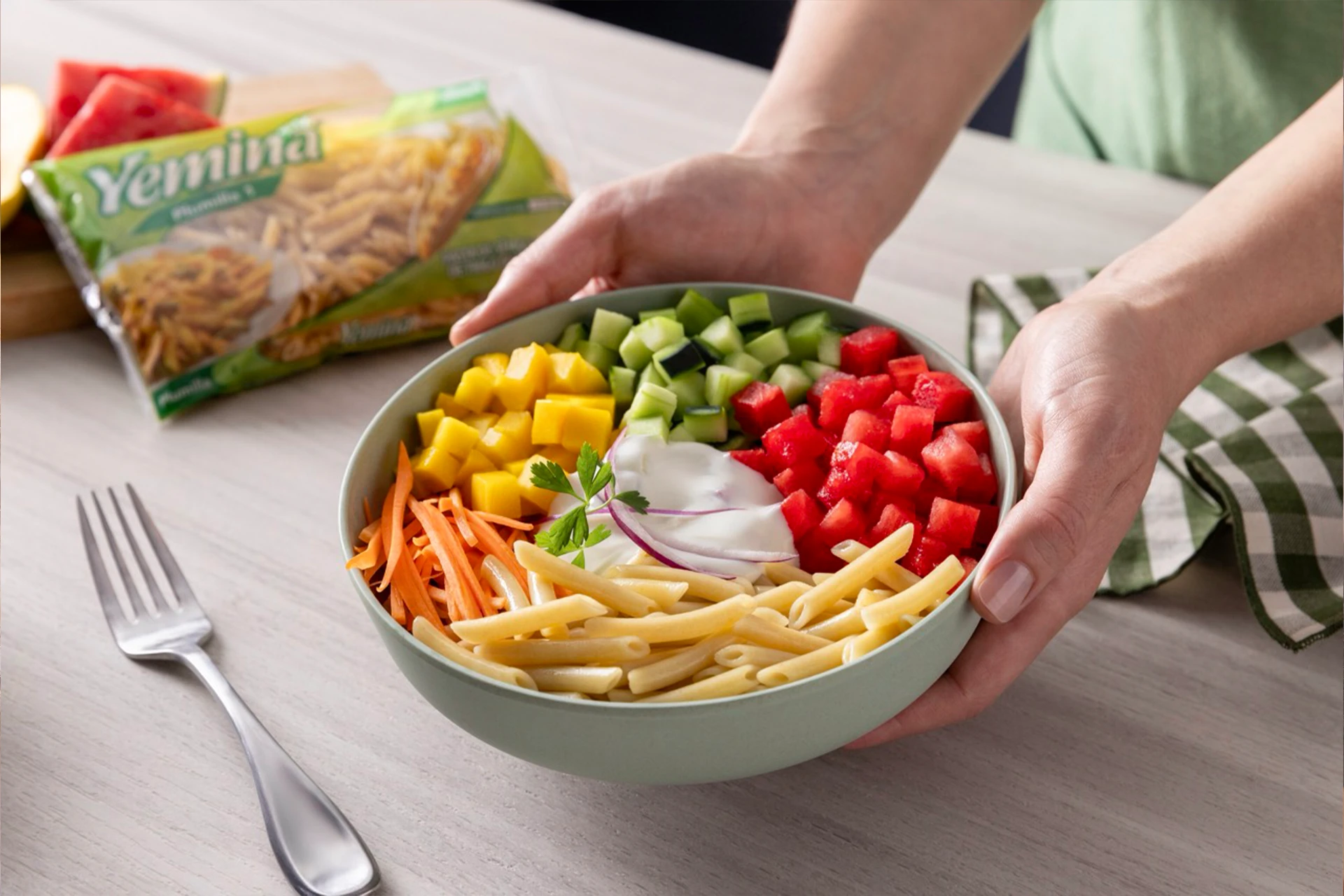 Pastaco de Chicharrón Regio (de la Ramos)