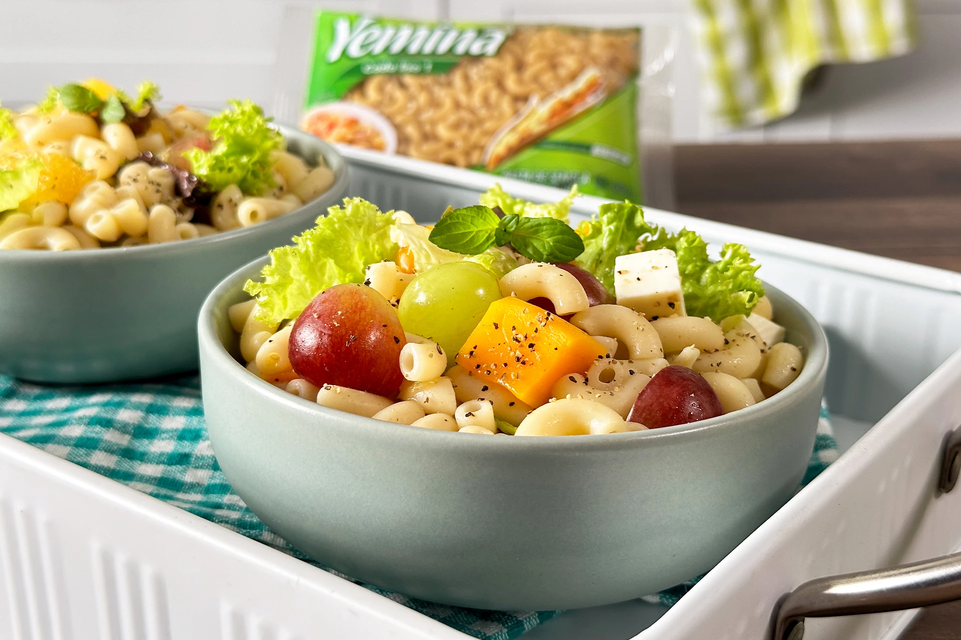 Pastaco de Chicharrón Regio (de la Ramos)